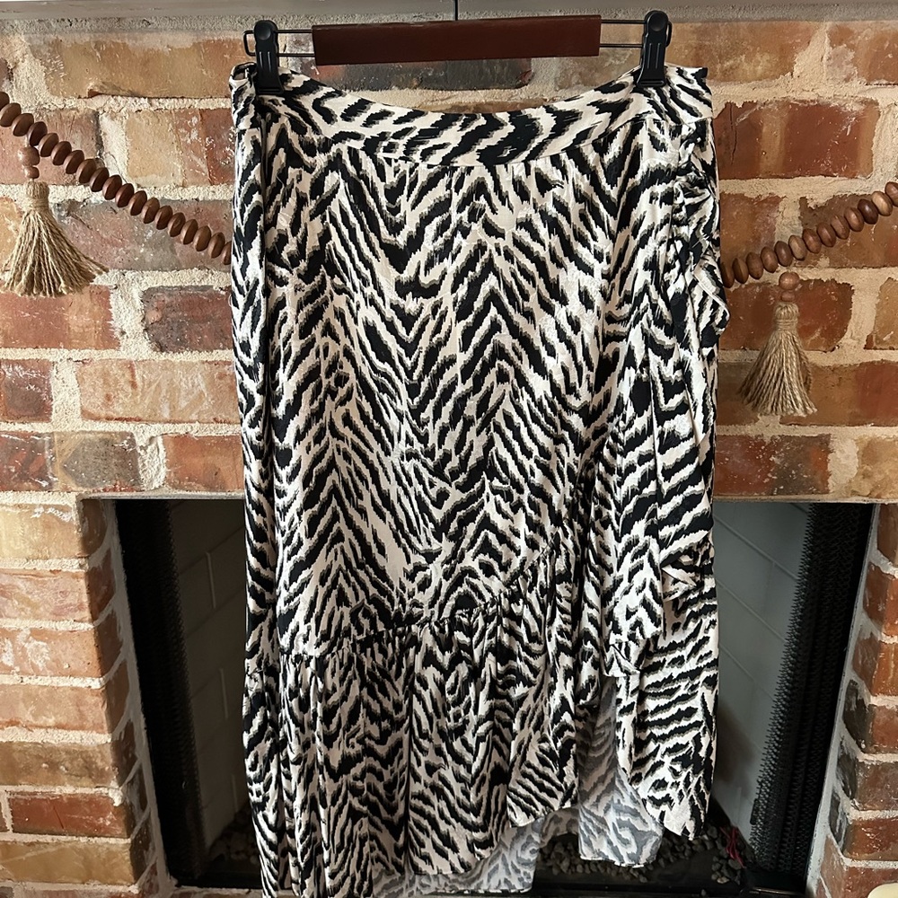 ANTONIO MELANI Black and White Asymmetrical Skirt